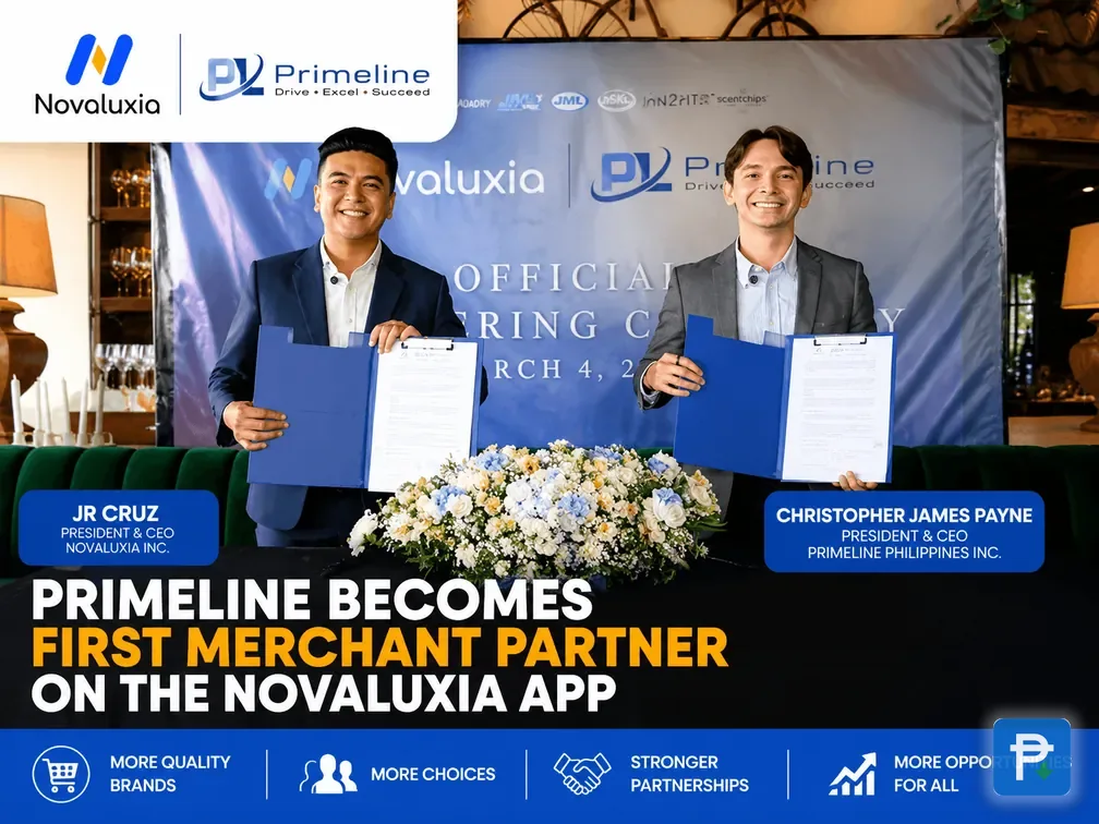 Two executives holding signed folders at the signing between Novaluxia and Primeline as first merchant partner